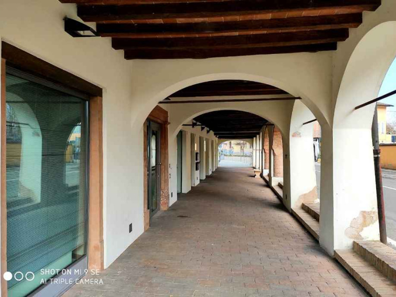 AFFITTO FONTANELLATO - UFFICIO/ STUDIO PROFESSIONALE FRONTE ROCCA SANVITALE - FO 34