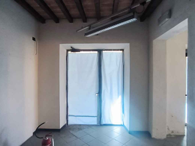 AFFITTO FONTANELLATO - UFFICIO/ STUDIO PROFESSIONALE FRONTE ROCCA SANVITALE - FO 34