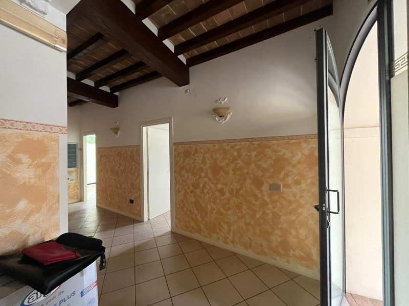 AFFITTO FONTANELLATO -  UFFICIO FRONTE ROCCA - FO 35