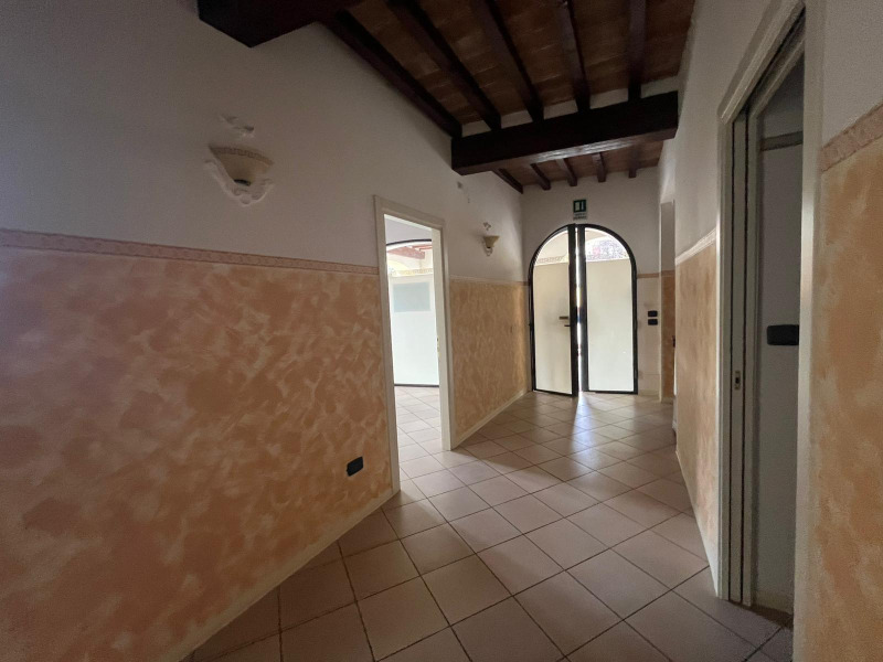 AFFITTO FONTANELLATO -  UFFICIO FRONTE ROCCA - FO 35