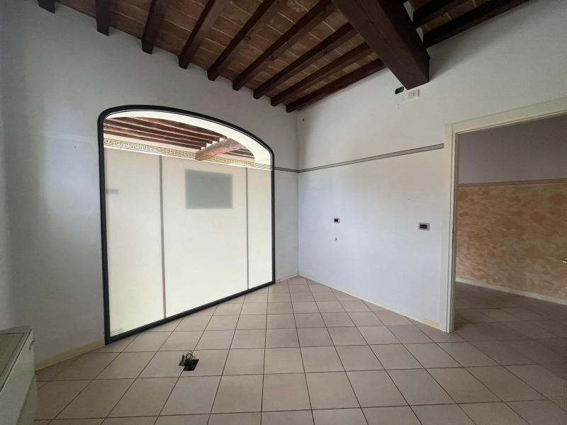 AFFITTO FONTANELLATO -  UFFICIO FRONTE ROCCA - FO 35