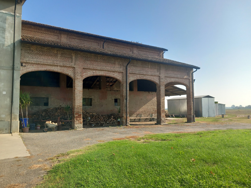 FONTANELLATO - PODERE AGRICOLO CON RESIDENZA ( 65 BIOLCHE ) - FO 433