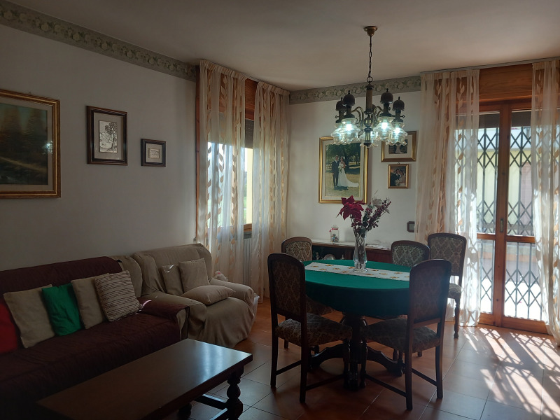 FONTANELLATO - APPARTAMENTO CENTRALE 3 CAMERE E 2 BAGNI - FO 443