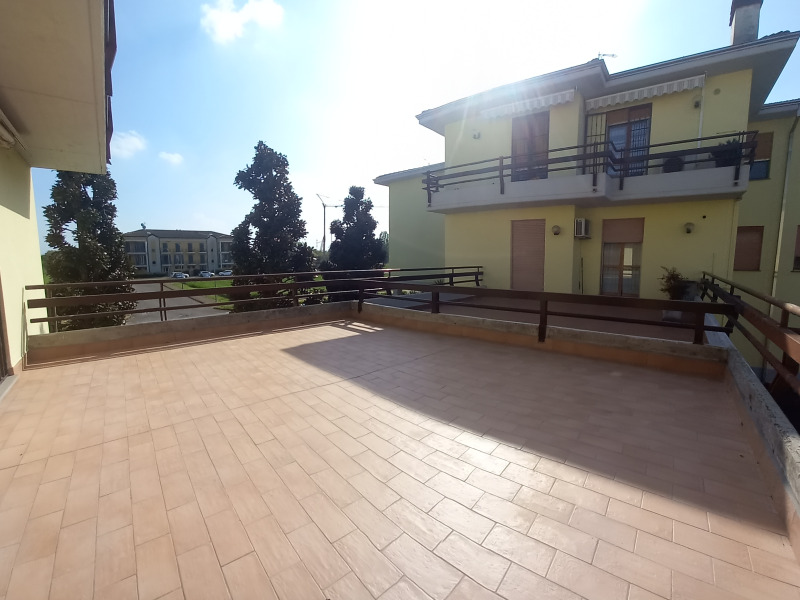 FONTANELLATO - APPARTAMENTO CENTRALE 3 CAMERE E 2 BAGNI - FO 443