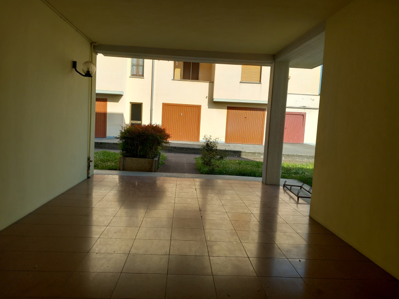 FONTANELLATO - APPARTAMENTO CENTRALE 3 CAMERE E 2 BAGNI - FO 443