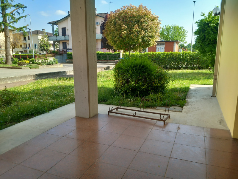 FONTANELLATO - APPARTAMENTO CENTRALE 3 CAMERE E 2 BAGNI - FO 443