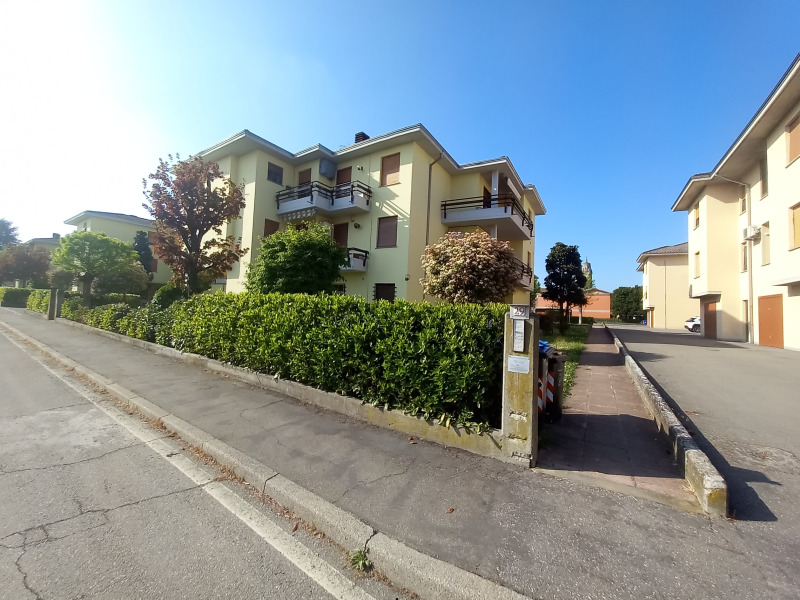 FONTANELLATO - APPARTAMENTO CENTRALE 3 CAMERE E 2 BAGNI - FO 443