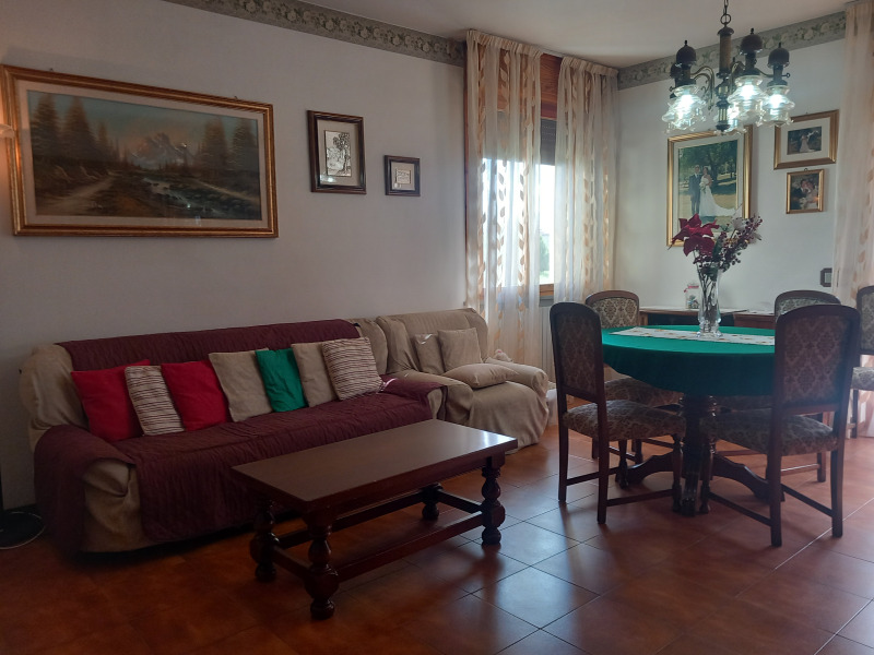 FONTANELLATO - APPARTAMENTO CENTRALE 3 CAMERE E 2 BAGNI - FO 443