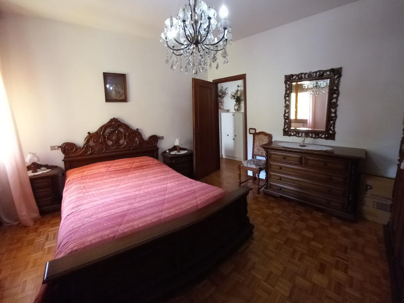 FONTANELLATO - APPARTAMENTO CENTRALE 3 CAMERE E 2 BAGNI - FO 443