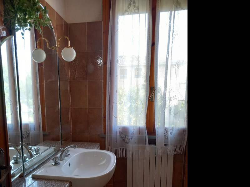 FONTANELLATO - APPARTAMENTO CENTRALE 3 CAMERE E 2 BAGNI - FO 443