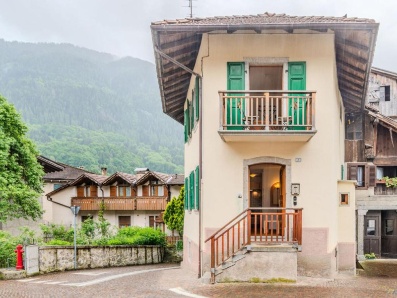 CASA PER VACANZE IN VAL RENDENA - CADERZONE TERME VICINO A PINZOLO / MADONNA DI CAMPIGLIO