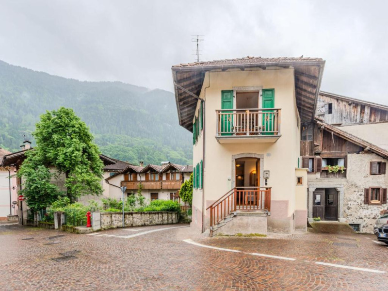 CASA PER VACANZE IN VAL RENDENA - CADERZONE TERME VICINO A PINZOLO / MADONNA DI CAMPIGLIO