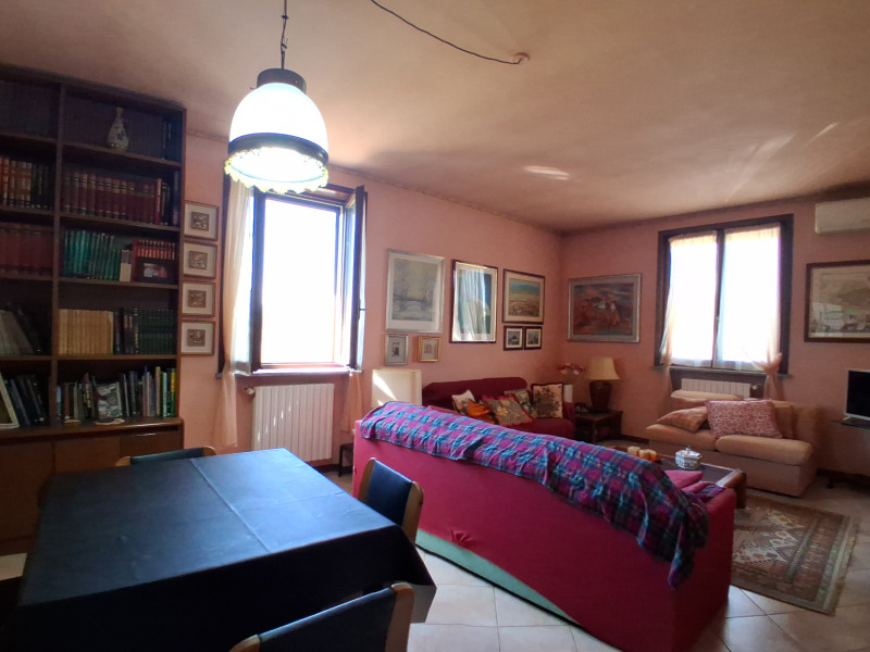 FONTANELLATO  - APPARTAMENTO CON 2 CAMERE  E 2 BAGNI - FO 449