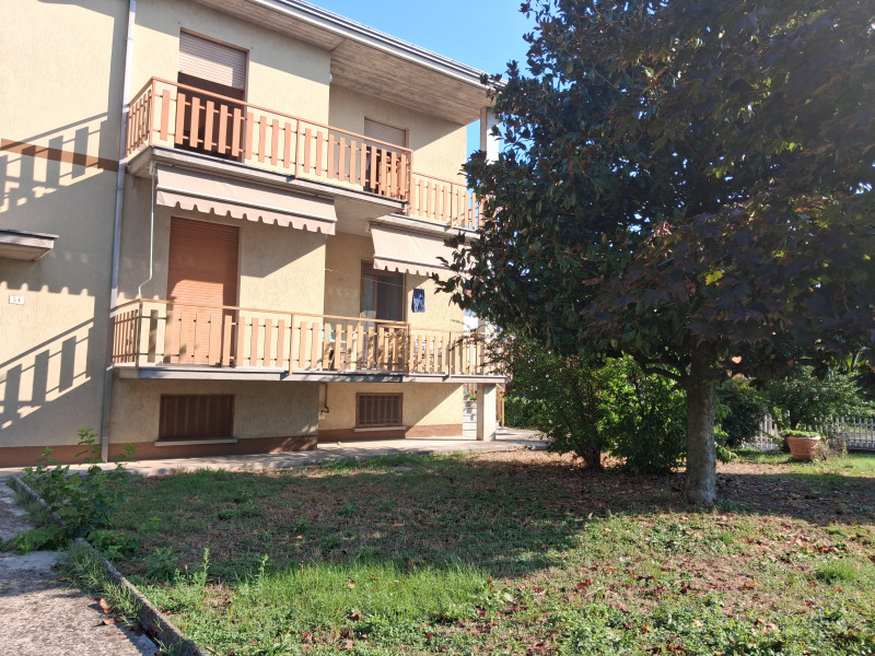 FONTANELLATO - APPARTAMENTO CON 3 CAMERE E 2 BAGNI - FO 450