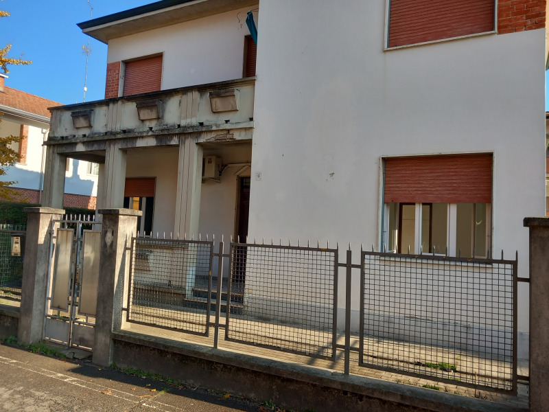 FONTANELLATO - APPARTAMENTO  CON INGRESSO INDIPENDENTE - FO 416