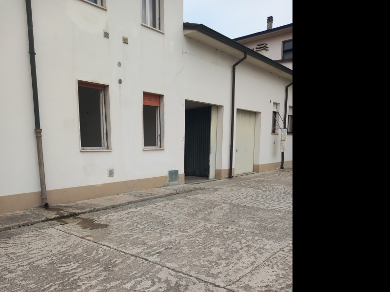 FONTANELLATO - APPARTAMENTO PIANO TERRA  CON INGRESSO INDIPENDENTE - FO 415