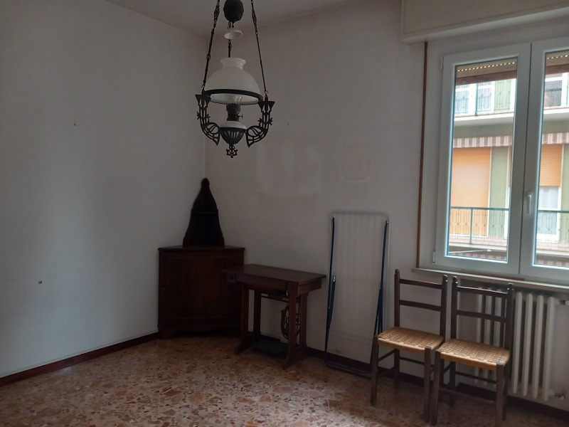 FIDENZA APPARTAMENTO CENTRALISSIMO PRIMO PIANO CON ASCENSORE