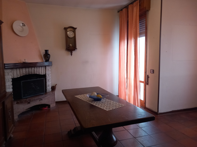 FONTANELLATO - CASA BIFAMILIARE INTERA CON AMPIO GIARDINO - FO 421
