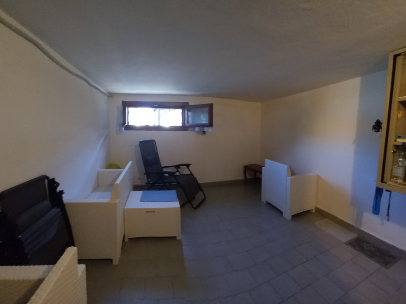 FONTANELLATO - CASA INDIPENDENTE SU 3 LATI CON AMPIO GIARDINO - FO 422