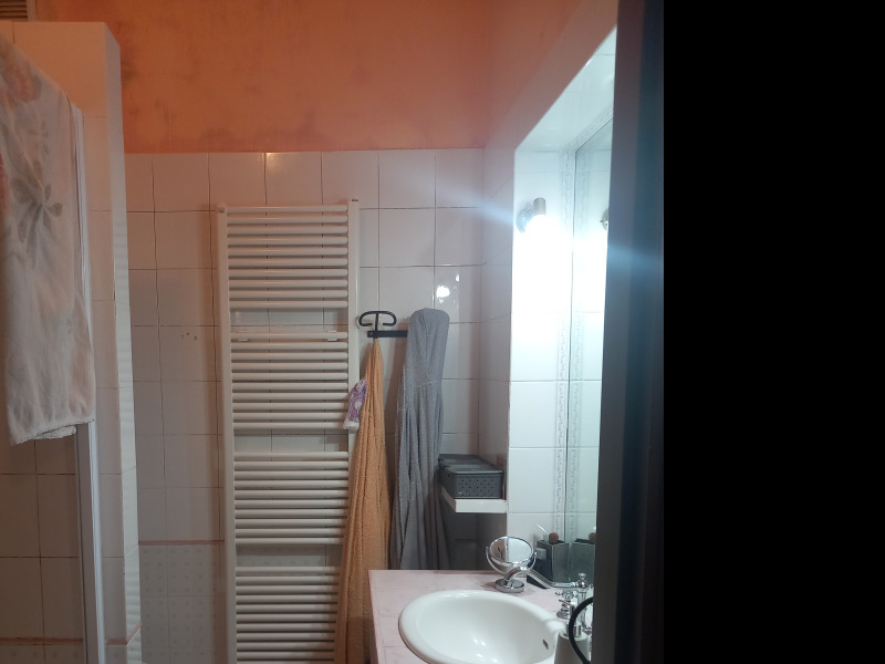 FONTANELLATO - CASA INDIPENDENTE SU 3 LATI CON AMPIO GIARDINO - FO 422