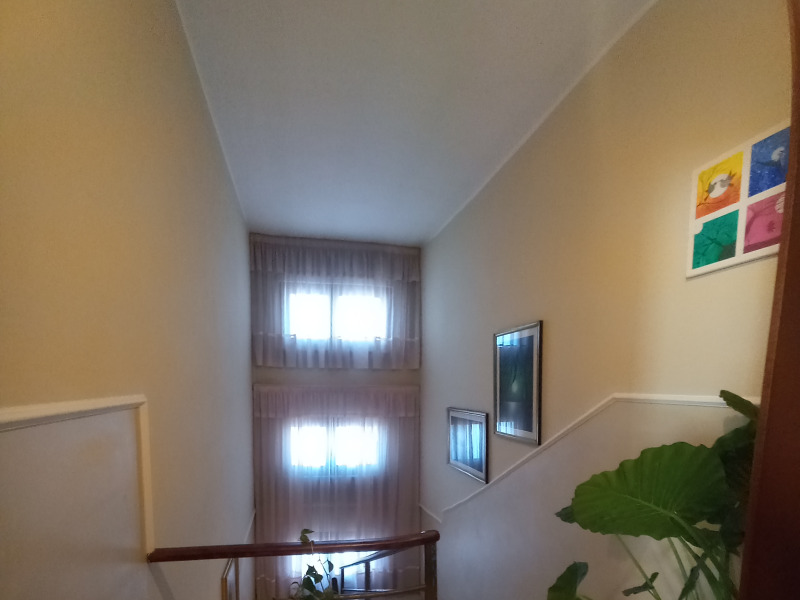 FONTANELLATO - CASA INDIPENDENTE SU 3 LATI CON AMPIO GIARDINO - FO 422