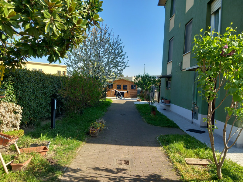 FONTANELLATO - APPARTAMENTO CON INGRESSO E AMPIO GIARDINO PRIVATO - FO 423