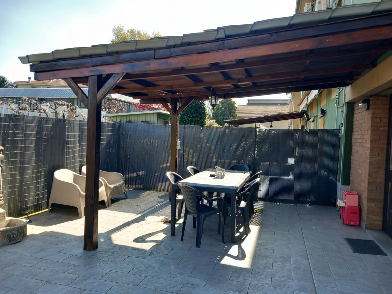 FONTANELLATO - APPARTAMENTO CON INGRESSO E AMPIO GIARDINO PRIVATO - FO 423
