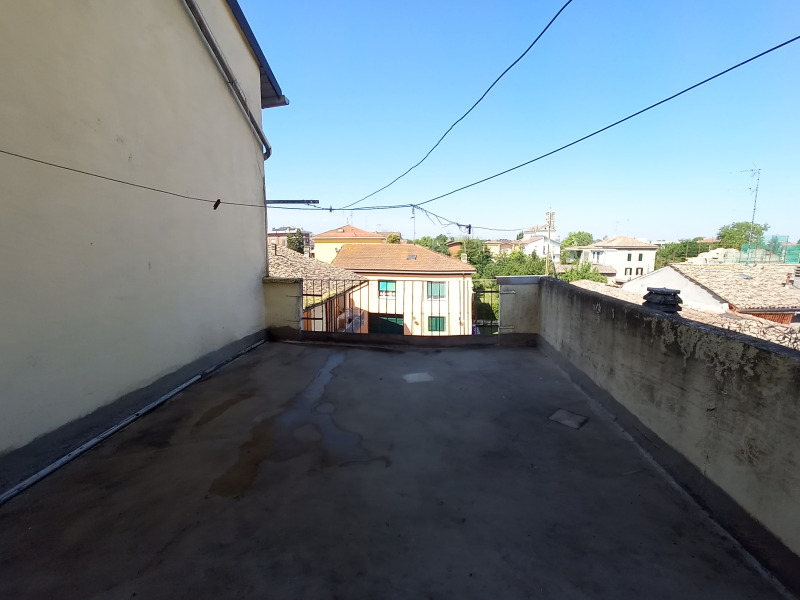 FONTEVIVO - APPARTAMENTO 200 MQ IN PIAZZA - FO 424