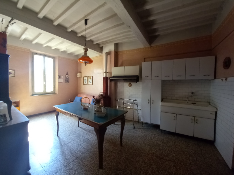 FONTEVIVO - APPARTAMENTO 200 MQ IN PIAZZA - FO 424