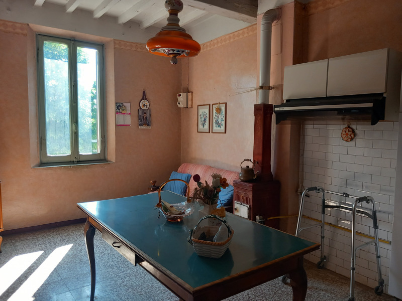 FONTEVIVO - APPARTAMENTO 200 MQ IN PIAZZA - FO 424
