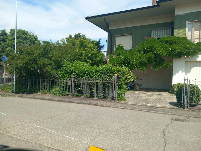 FONTANELLATO -  VILLA BIFAMILIARE CON GIARDINO  FRONTE SANTUARIO - FO 427