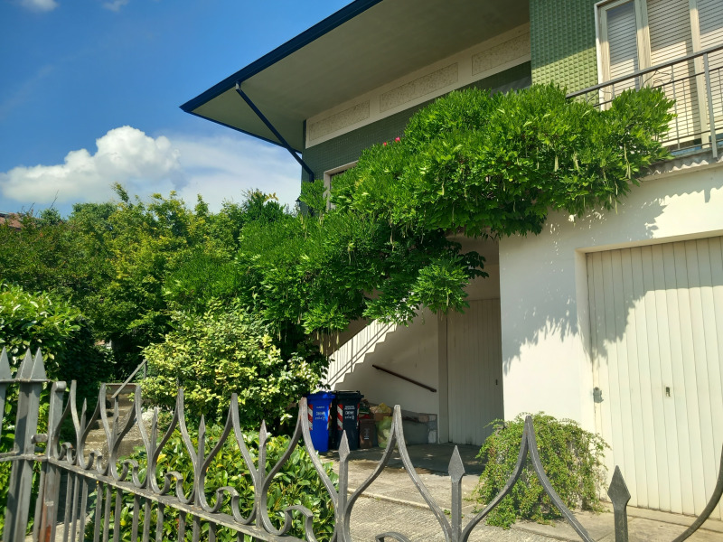 FONTANELLATO -  VILLA BIFAMILIARE CON GIARDINO  FRONTE SANTUARIO - FO 427
