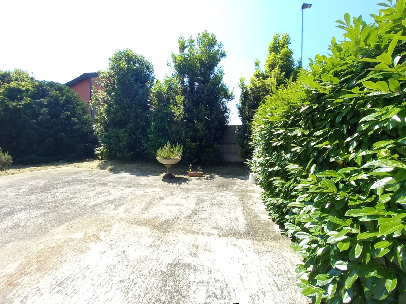 FONTANELLATO -  VILLA BIFAMILIARE CON GIARDINO  FRONTE SANTUARIO - FO 427