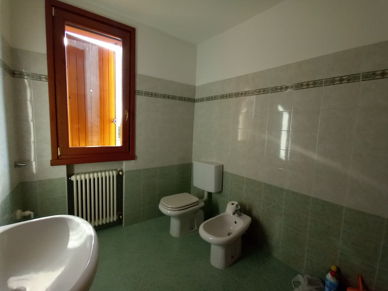 FONTANELLATO -  APPARTAMENTO CON 3 CAMERE E 2 BAGNI - FO 30